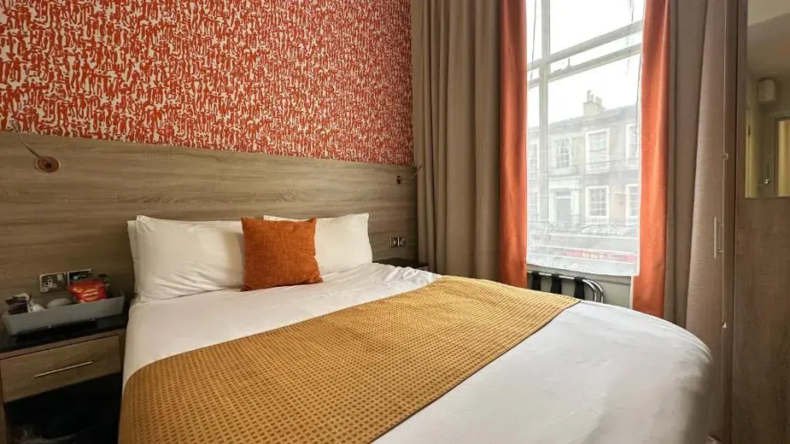 Cairn Hotel