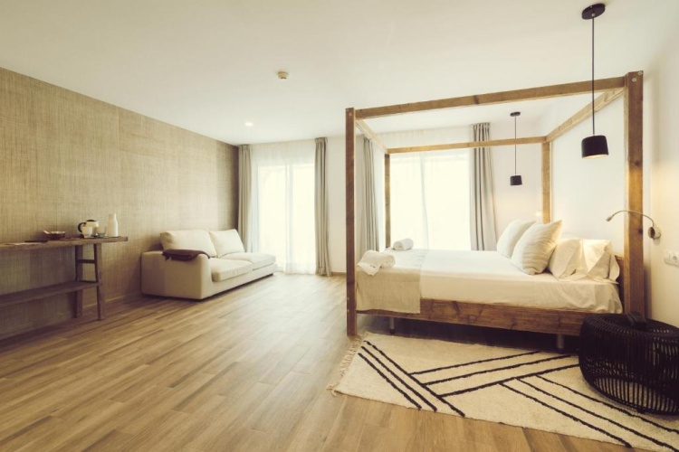 Suite with partial sea view