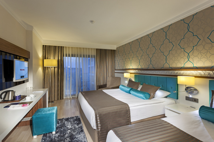 Standard Triple room