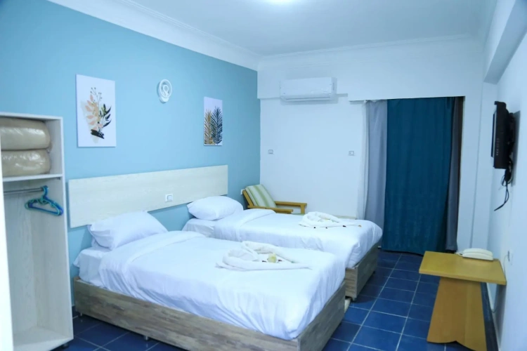 Large Twin room