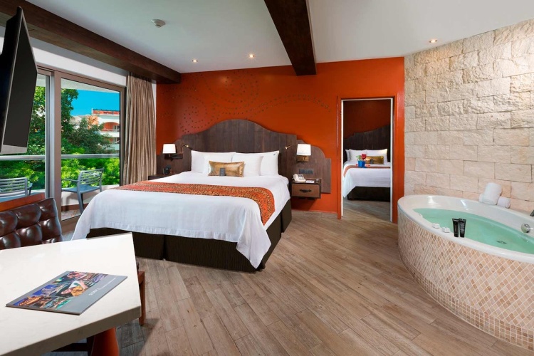 2 Bedrooms Deluxe Family Suite
