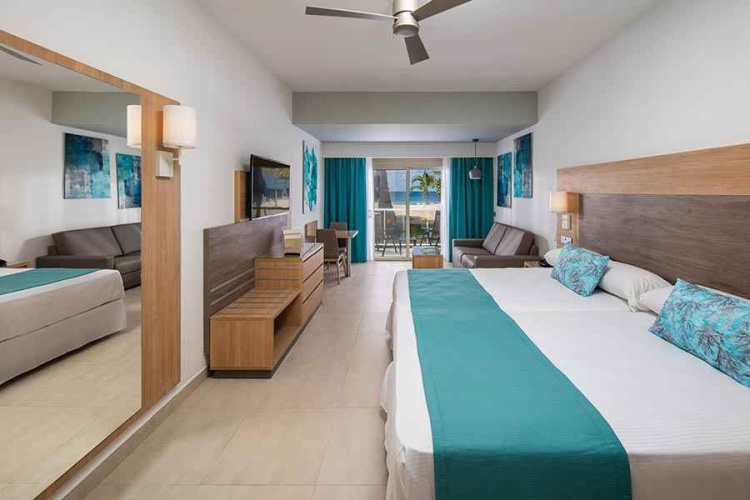 Twin Junior Suite oceanfront