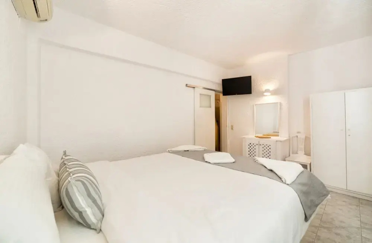 Athermi Suites - Adults Only