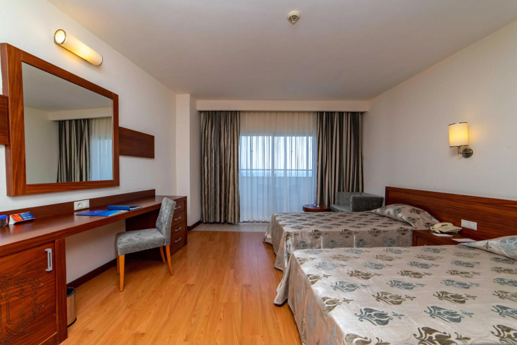 Family Quadruple Suite
