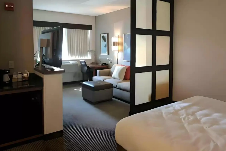 1 Bedroom Accessible Double Suite