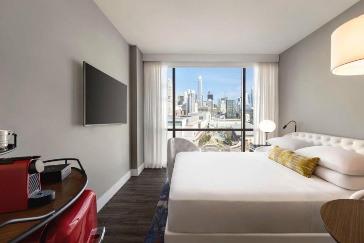 Double room with city view