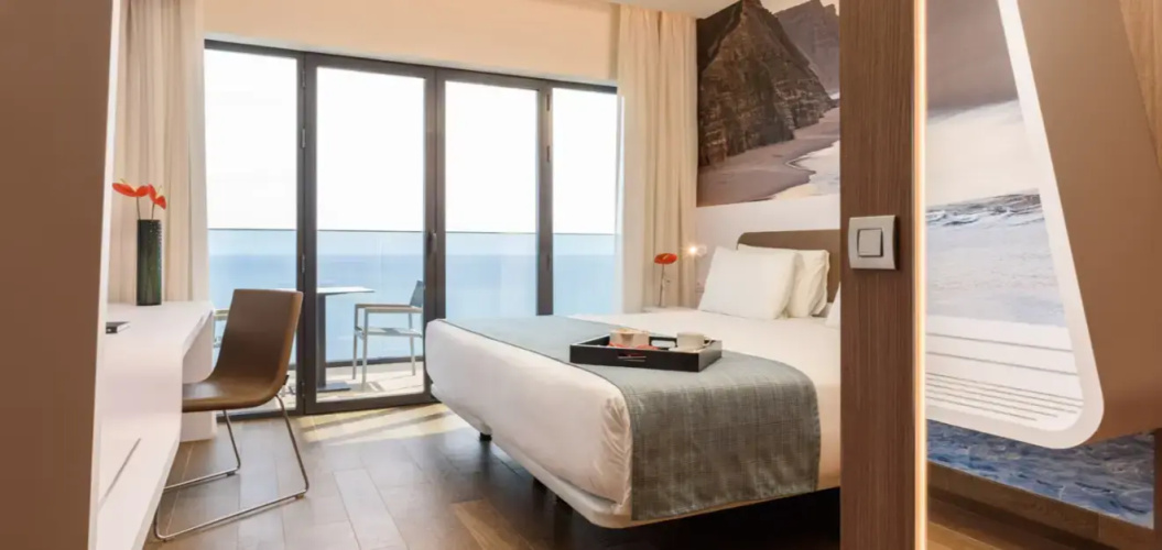 Double room with balcony and with sea view