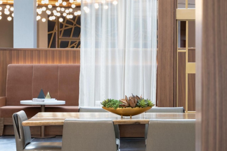 DoubleTree by Hilton Hotel Newark Airport photo 46