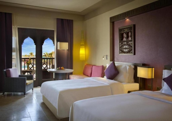 Twin room with garden view