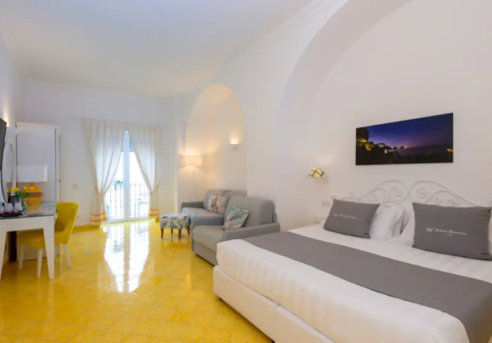 Family room with balcony and with sea view