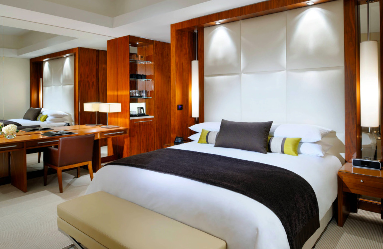 Deluxe Corner Double Suite