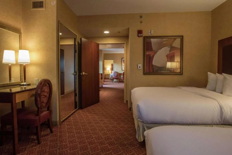 Embassy Suites by Hilton Charlotte Concord Golf Resort & Spa photo 13