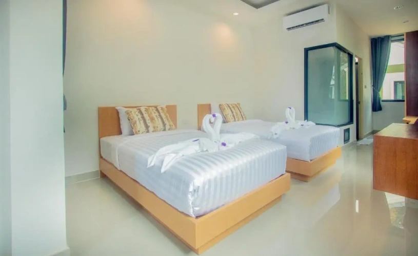 Superior Twin room with pool view