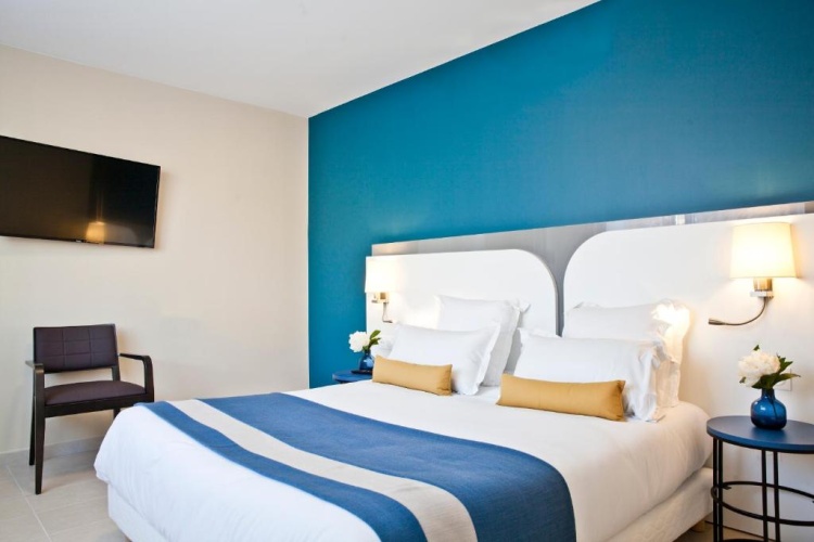 1 Bedroom Executive Quadruple Unit