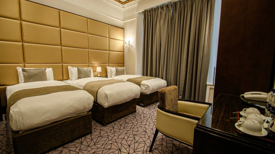Club Triple room