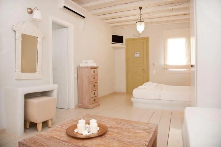 Independed Entrance Triple Junior Suite