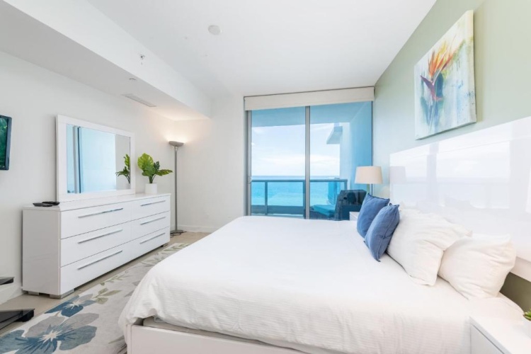 1 Bedroom Corner Double Apartment oceanfront