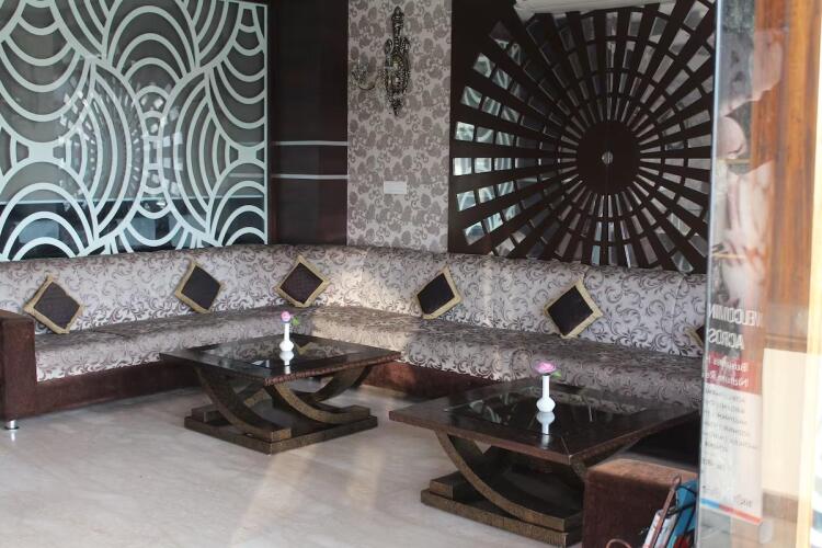 Hotel R K Palace Over view