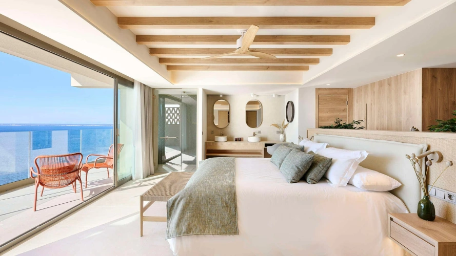 Signature Double Suite with sea view