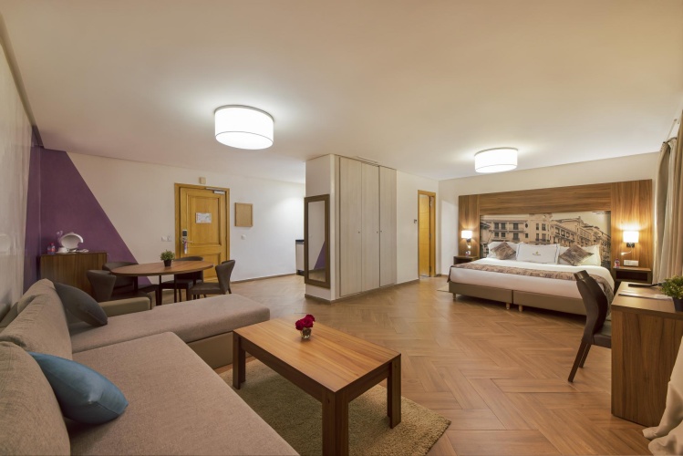 Gold Double Suite