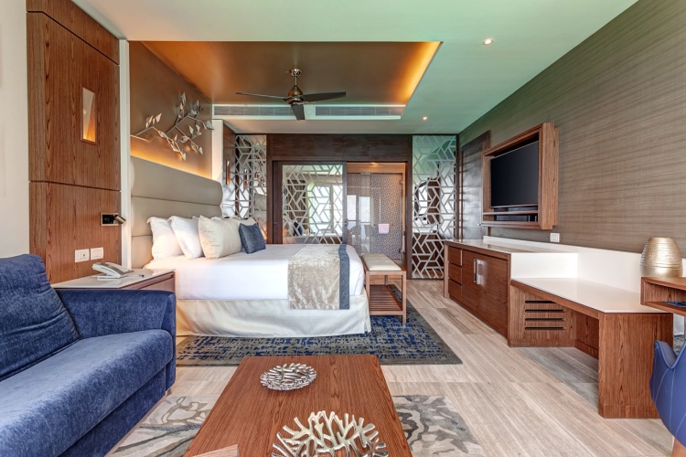 2 Bedrooms Chairman's Diamond Club Luxury Suite oceanfront