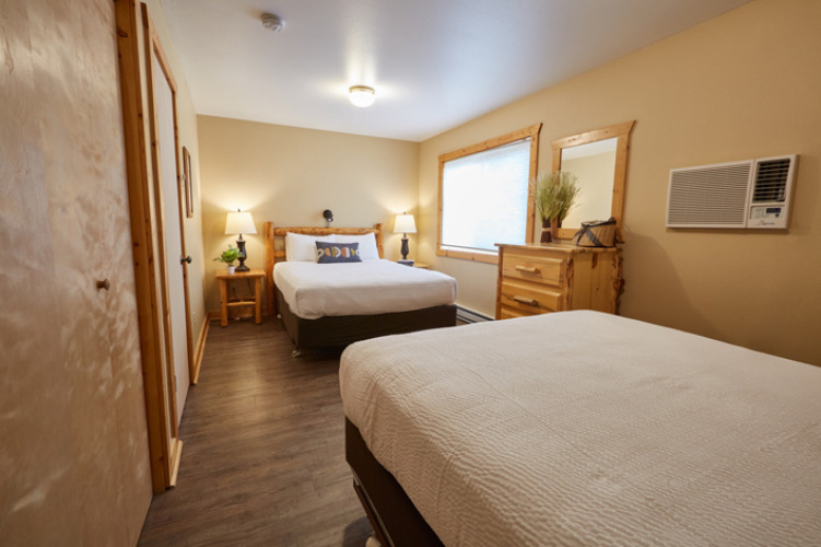 2 Bedrooms Cabin