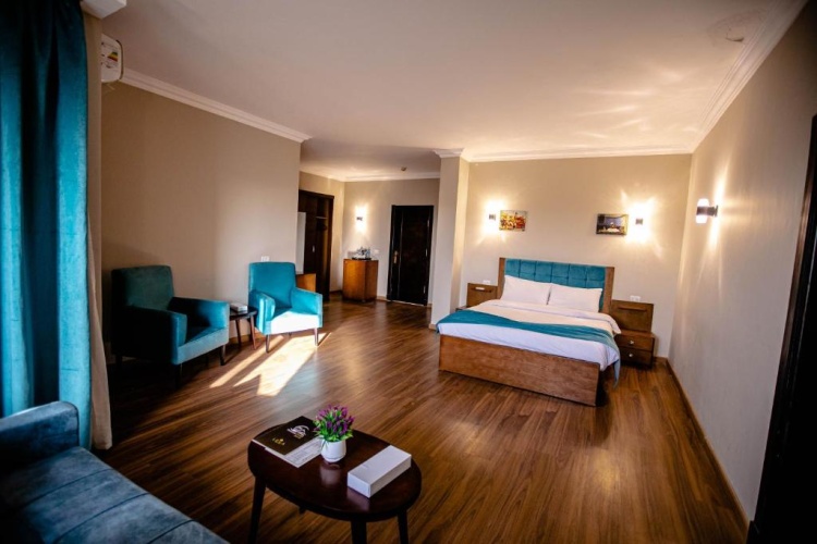 Standard Double Suite
