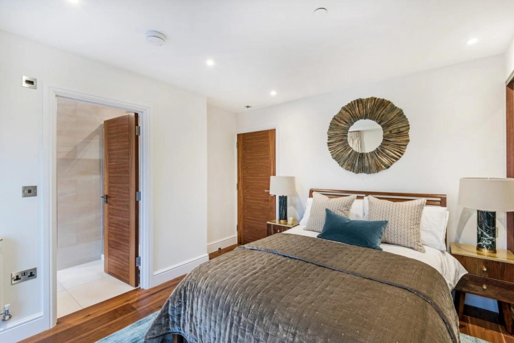 4 Bedrooms Loft Apartment