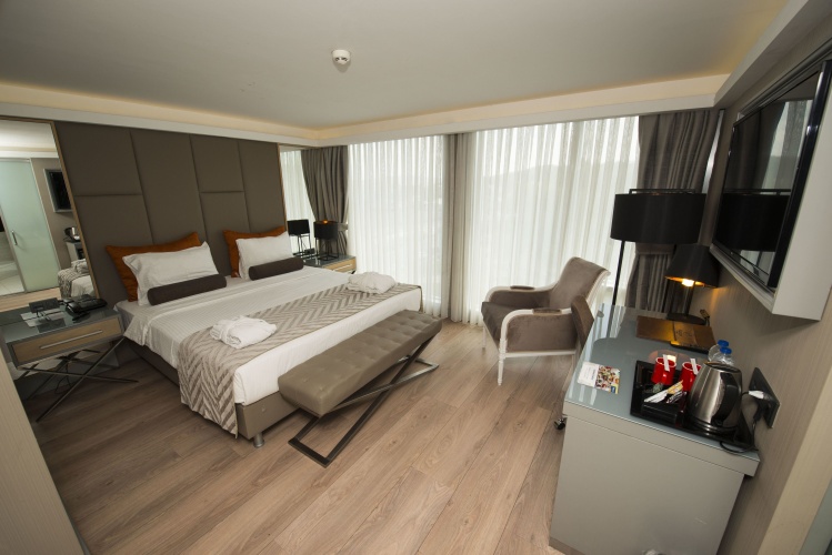Double Junior Suite with partial sea view