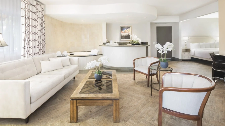 Silver Screen Double Suite