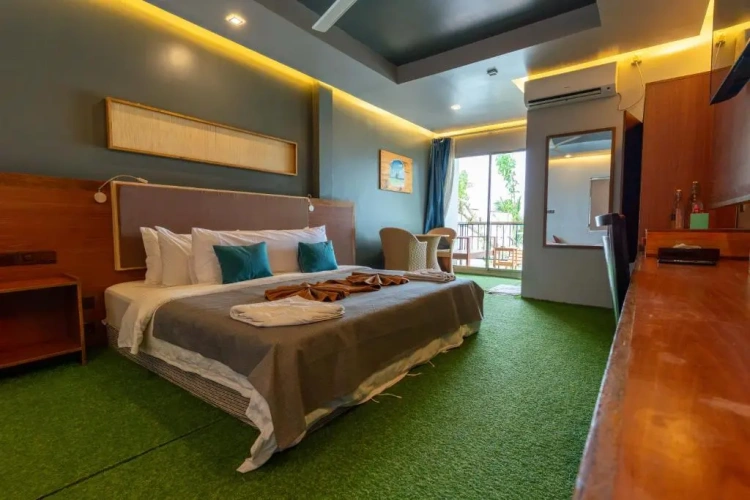 Deluxe Double room with balcony and with sea view
