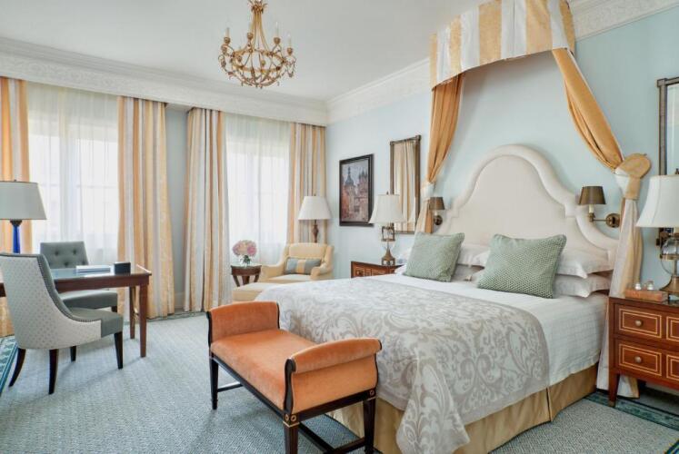 Фотография номера гостиницы Отель Four Seasons Lion Palace