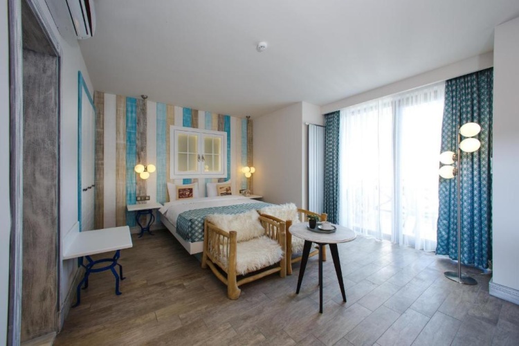 Deluxe Quadruple room