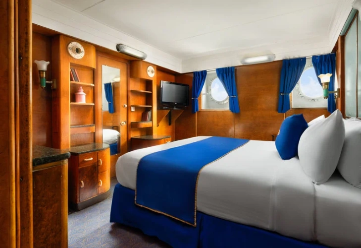 Deluxe Portside Double Stateroom
