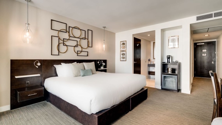 Double room with balcony and with partial ocean view