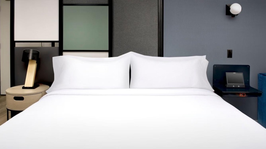 1 Bedroom Savvy Double Club Suite