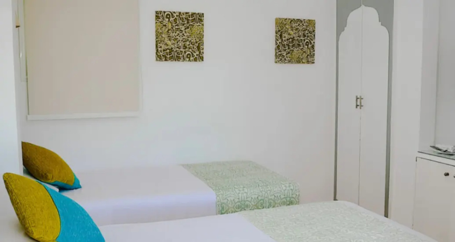 Standard Twin room with garden view