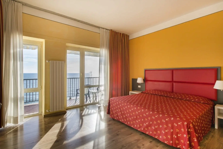 Standard Double room with sea view