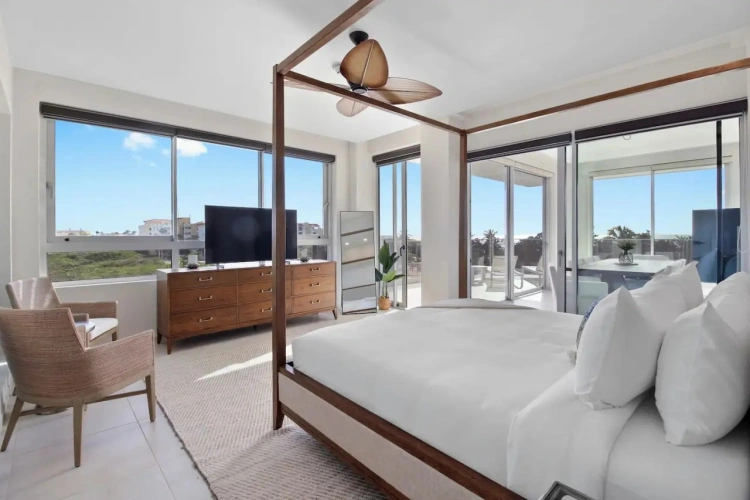 4 Bedrooms No. 27 O Condo