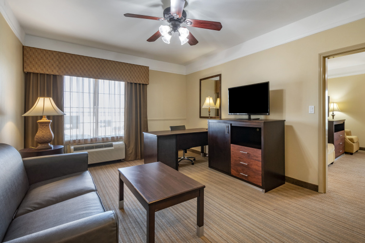 Best Western Plus Monica Royale Inn & Suites photo 13