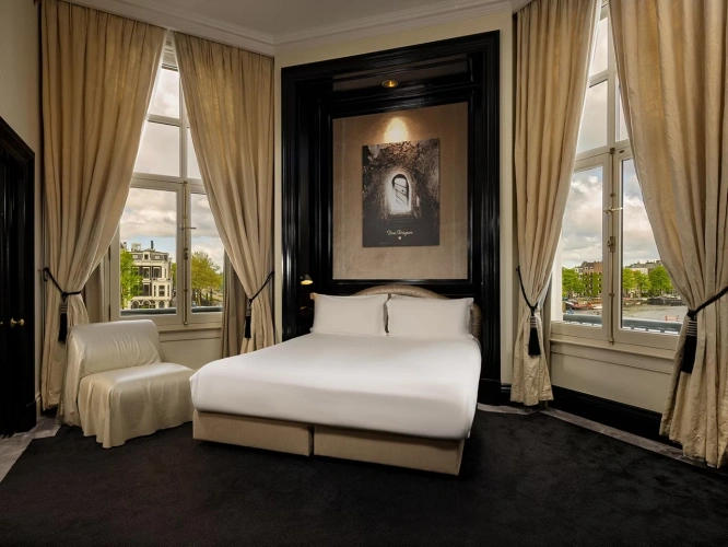 Champagne Double Suite with balcony and with river view