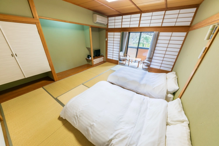 Western-Style Twin room