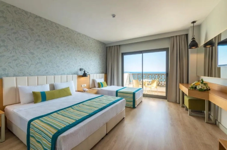 Family room with side sea view