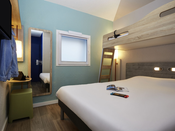 Standard Triple room