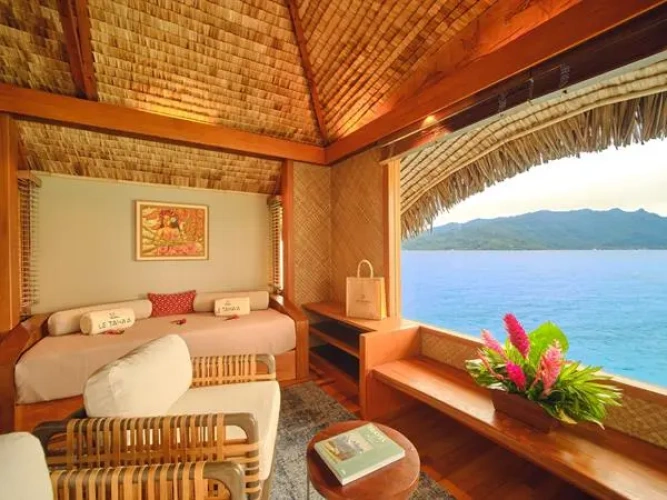 Taha'a Double Overwater Suite