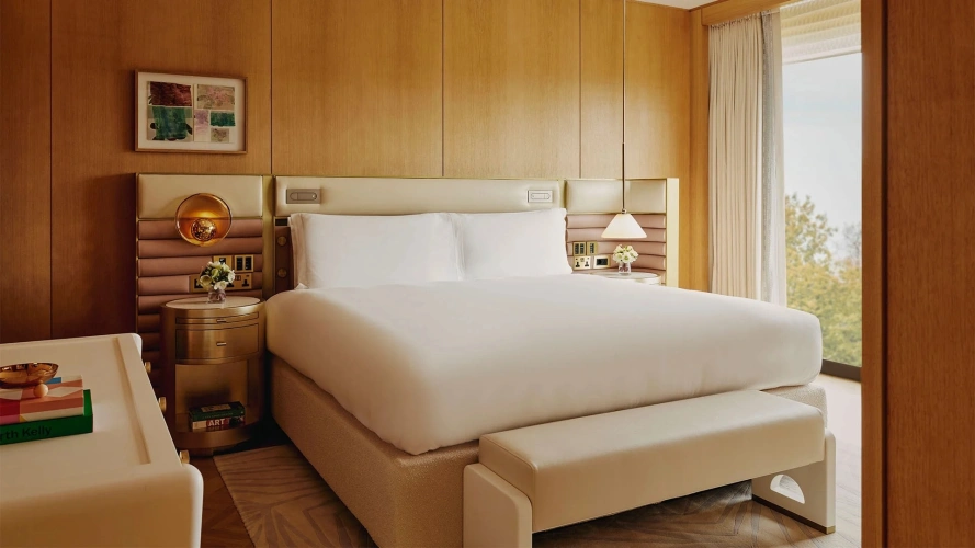 Hyde Park Double Suite with balcony