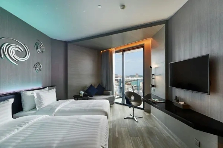 Superior Twin room with balcony and with sea view