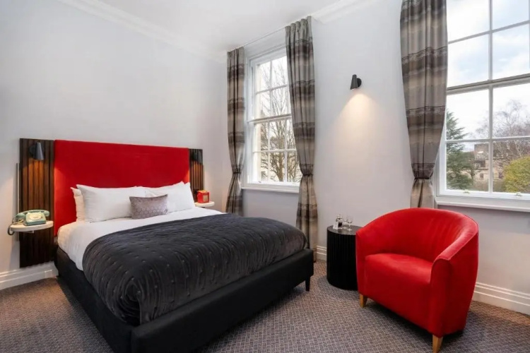 Berkeley Square Hotel