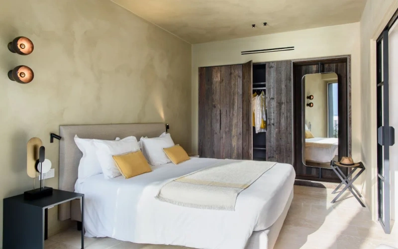 Executive Suite with lake view