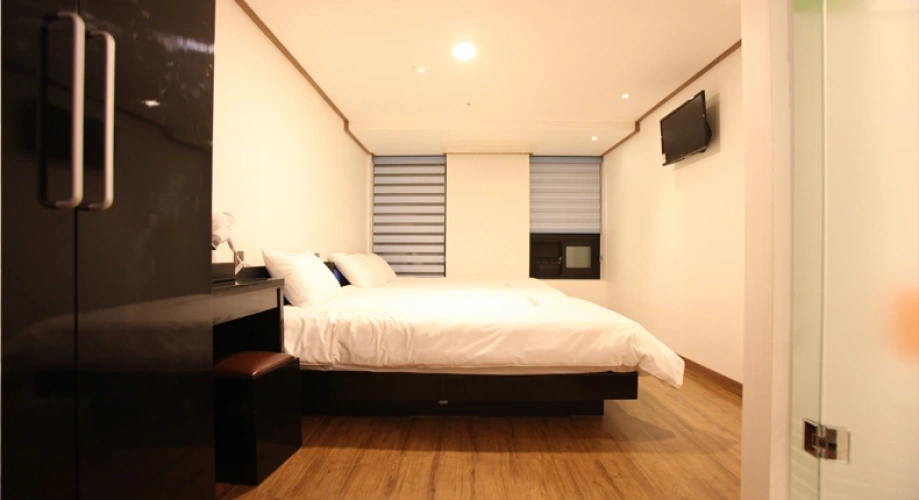 Triple room